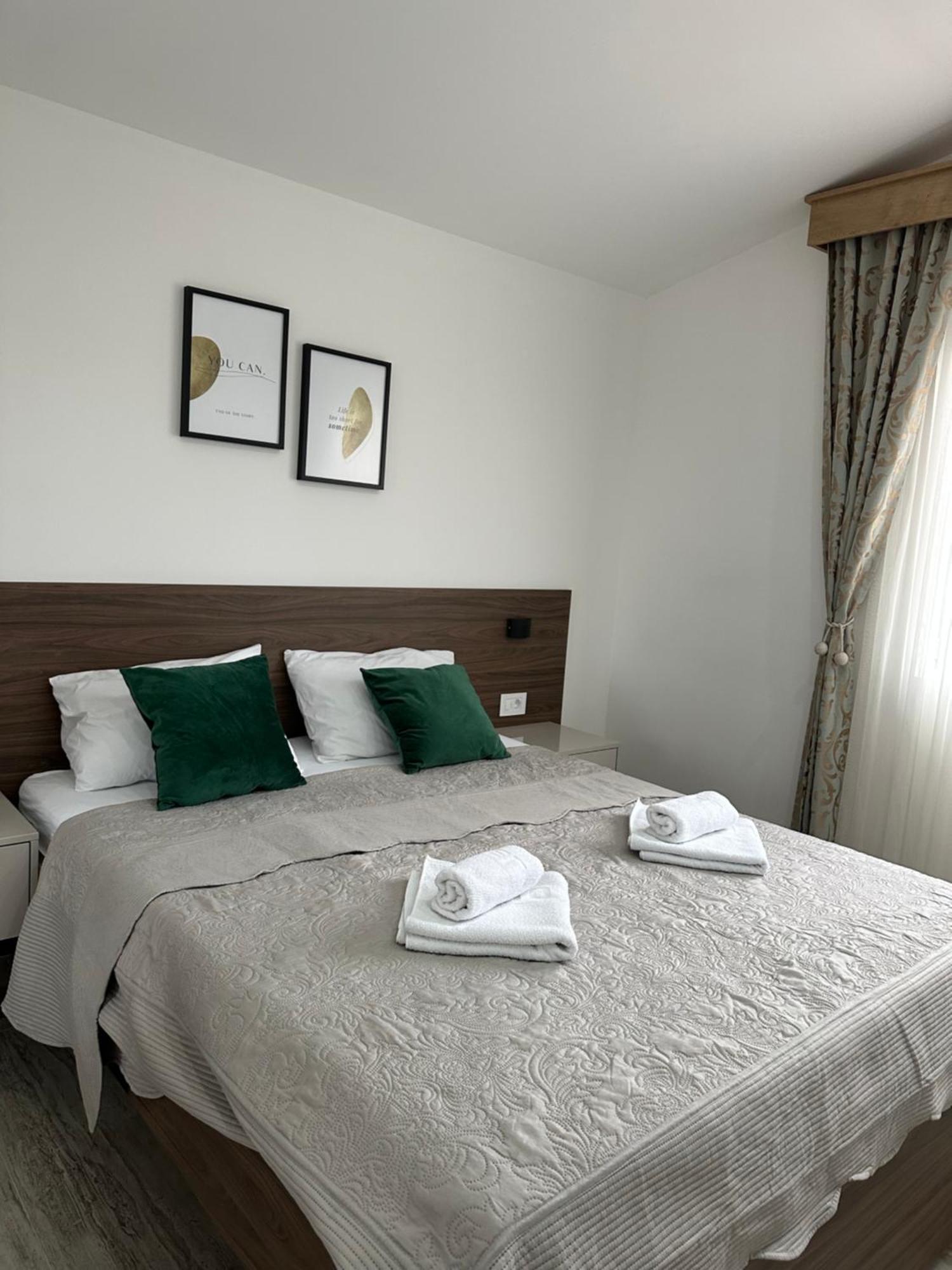 As Apartmani Budva Luaran gambar