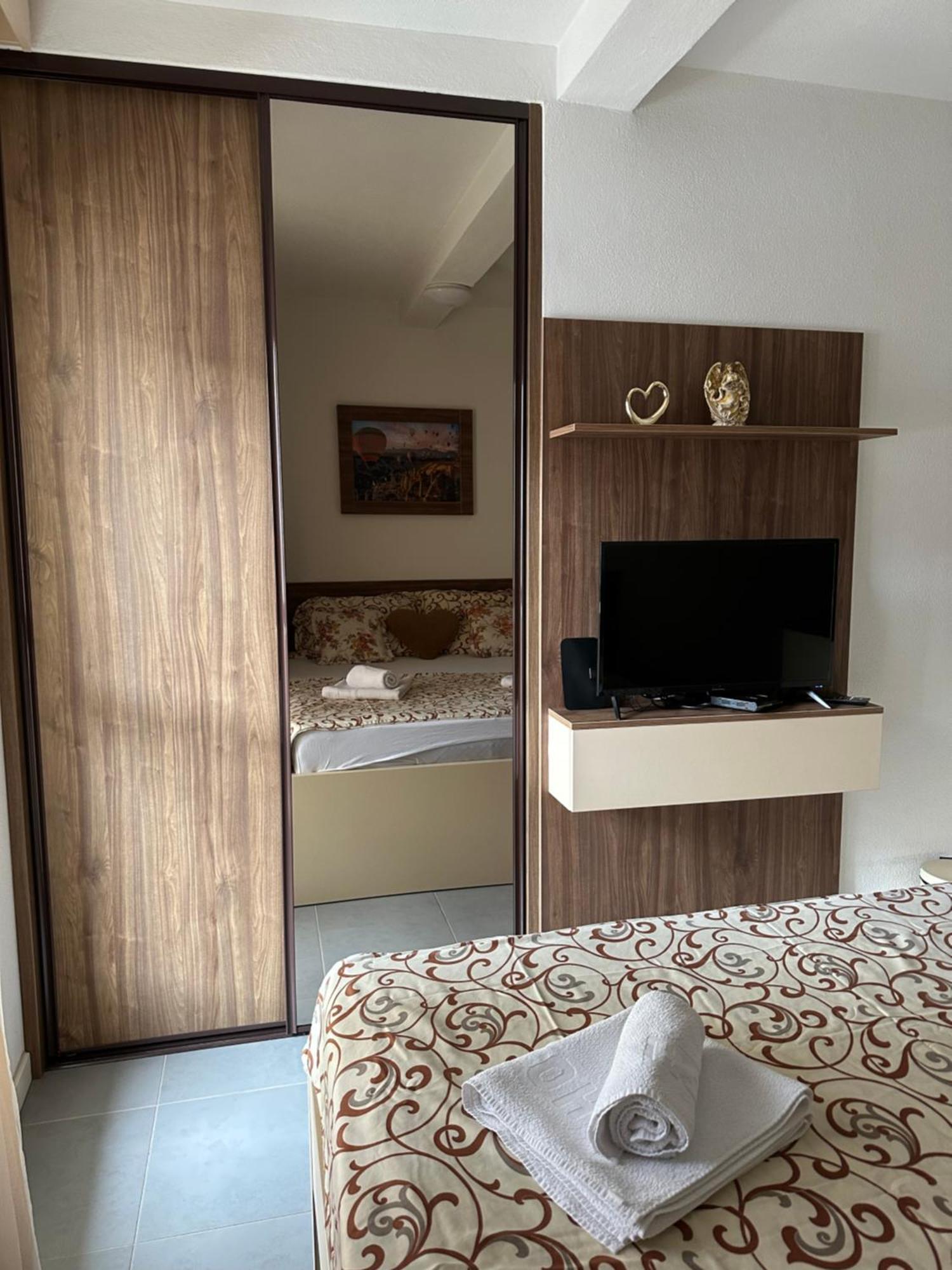As Apartmani Budva Luaran gambar