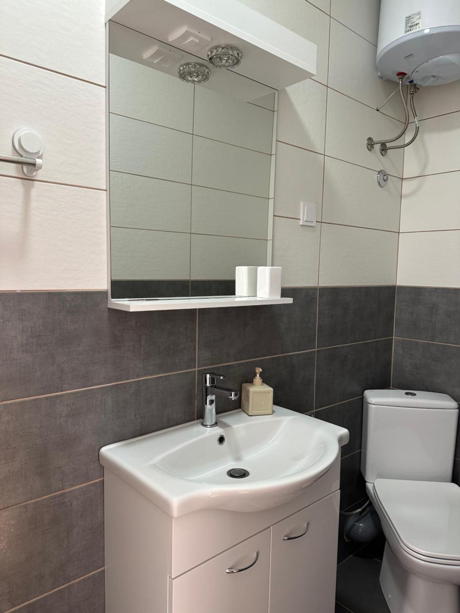 As Apartmani Budva Luaran gambar